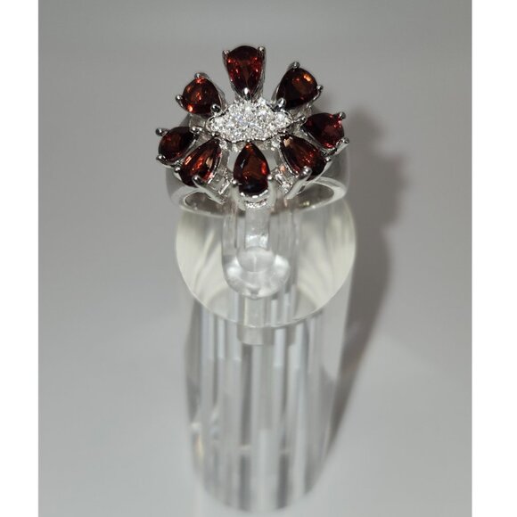 .925 Sterling Silver Oval Floral Garnet/Cubic Zirconia Ring Size 8 Value $680 - Picture 3 of 6